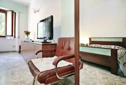 Caduti Di Cefalonia Apartment Florence
