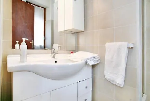 Caduti Di Cefalonia Apartment Florence